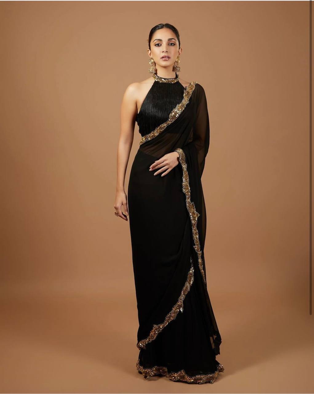 Black hot saree