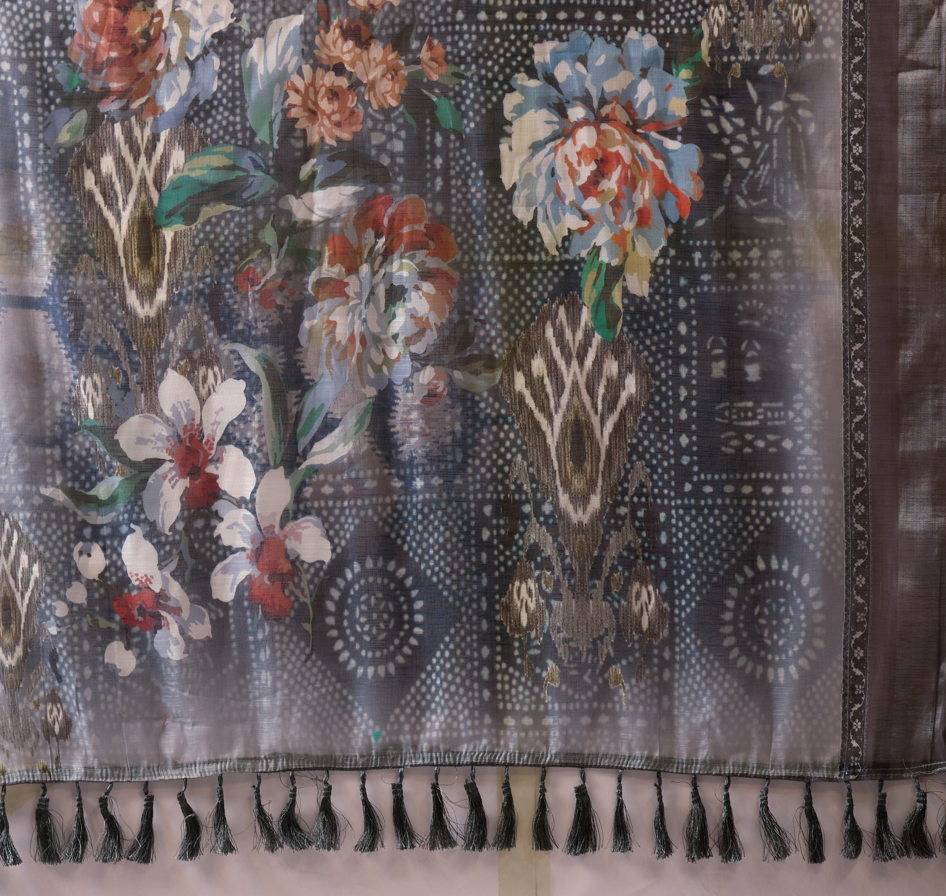 Premium Linen Cotton Saree with Elegant Digital Floral & Royal Ethnic Print & Classic Contrast Patola Style Border