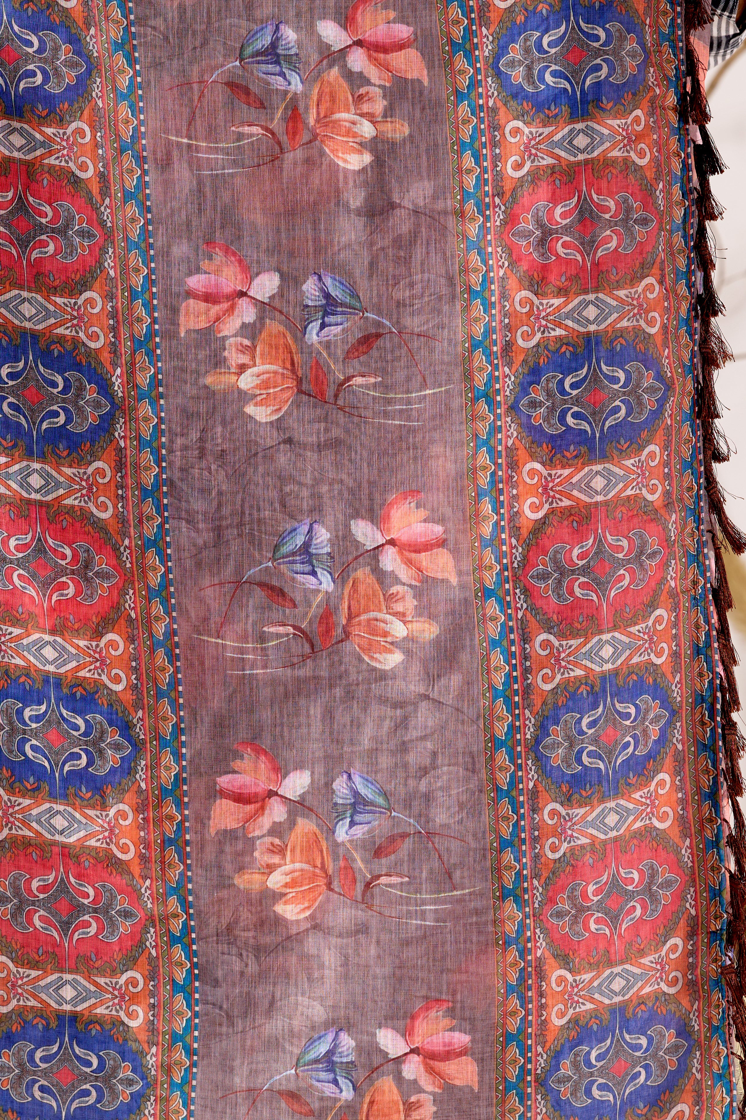 Premium Linen Cotton Saree with Elegant Digital Floral Print & Exquisite Patola Inspired Border Detailing