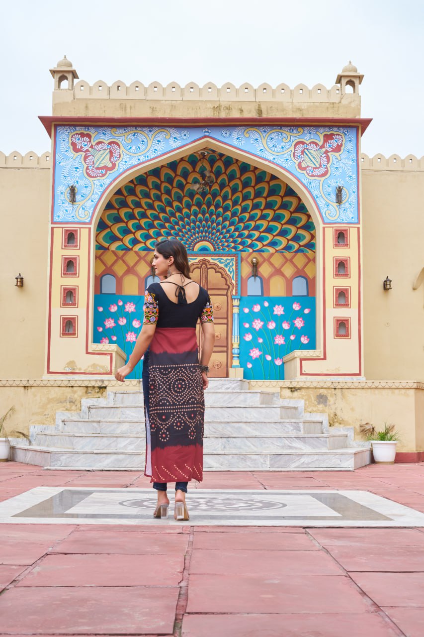 Bandhani Print Embroidered Front-Slit Kurti with Mirror Work