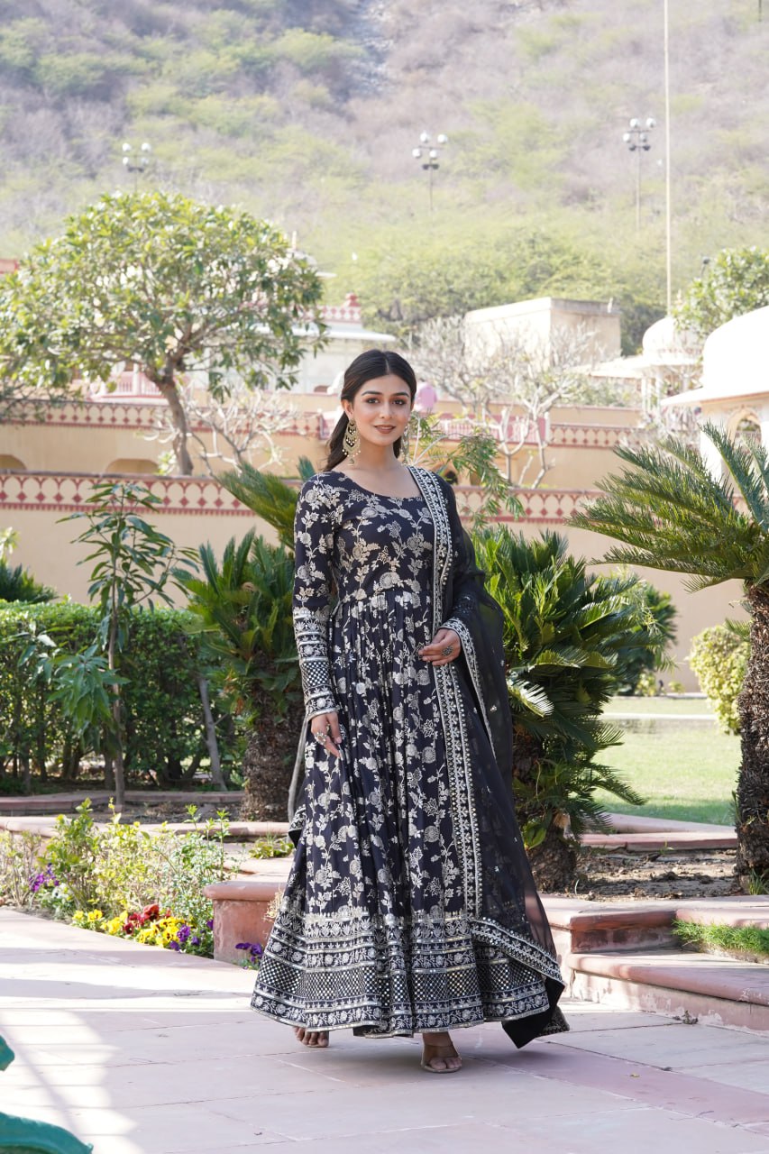 Black Woven Viscose Kurta Set