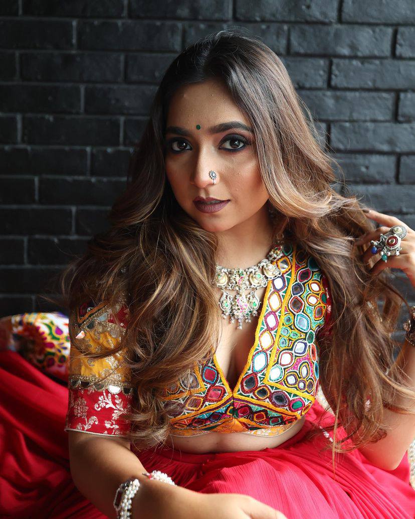 NEW NAVRATRI SPECIAL DESIGNER PRINTED LAHENGA CHOL