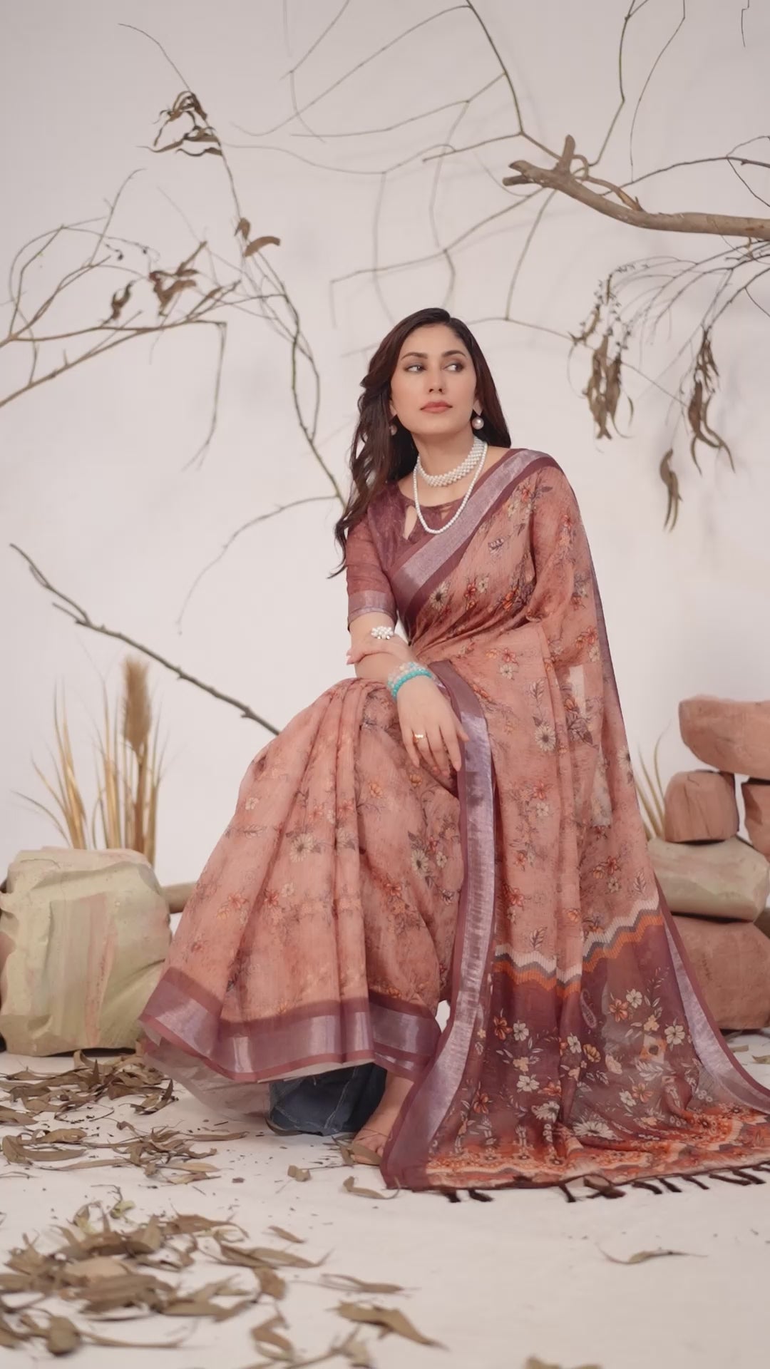 Linen Cotton Saree with Elegant Digital Floral & Traditional Woven-Style