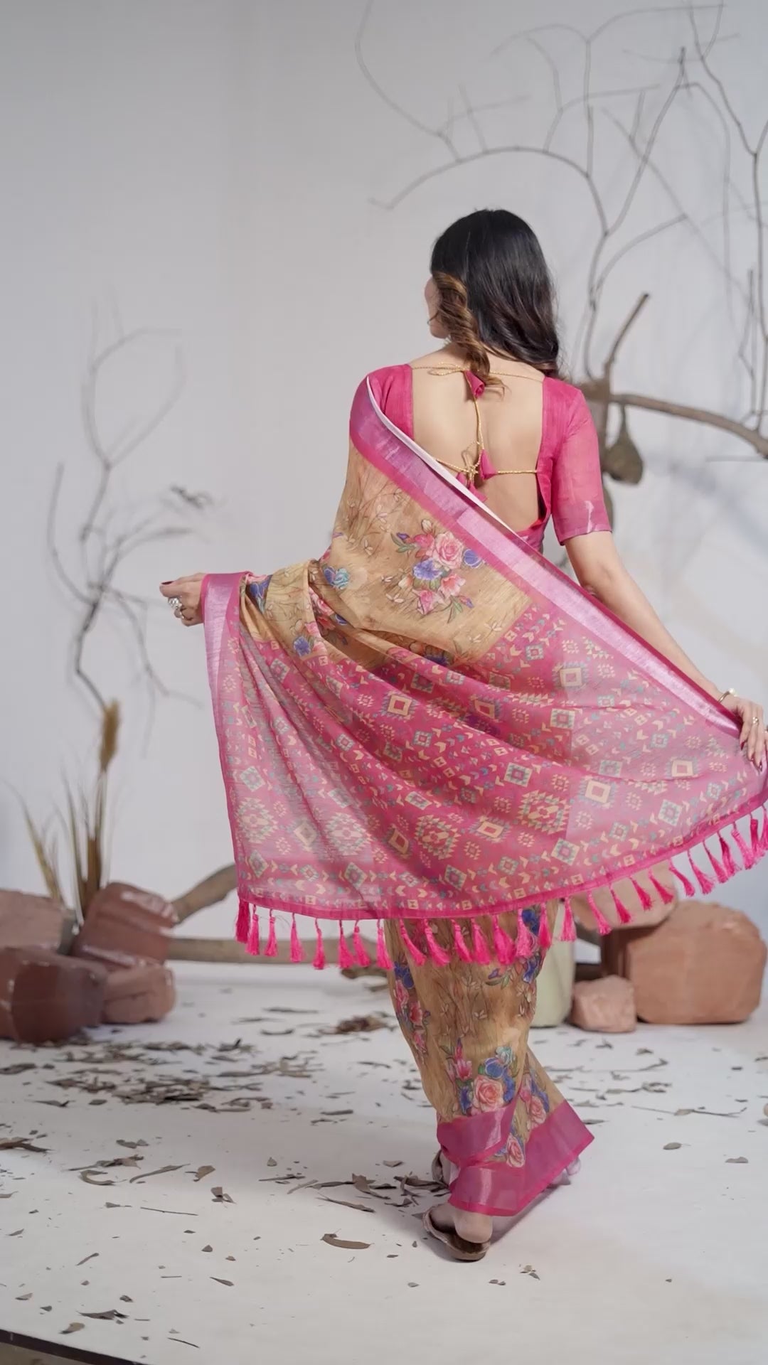 Premium Linen Cotton Saree with Graceful Digital Floral Print & Rich Patola Inspired Border Design