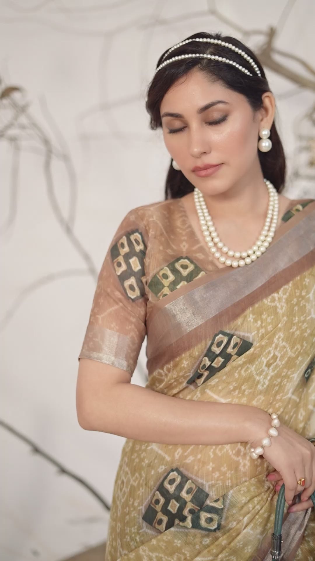 Premium Linen Cotton Saree with Traditional Patola