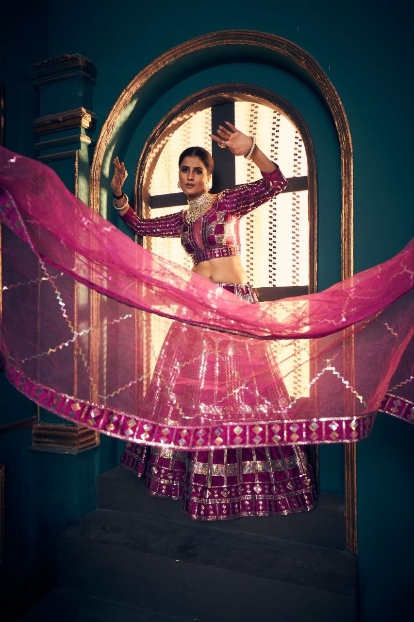 Presents Latest wedding lahengha-Choli